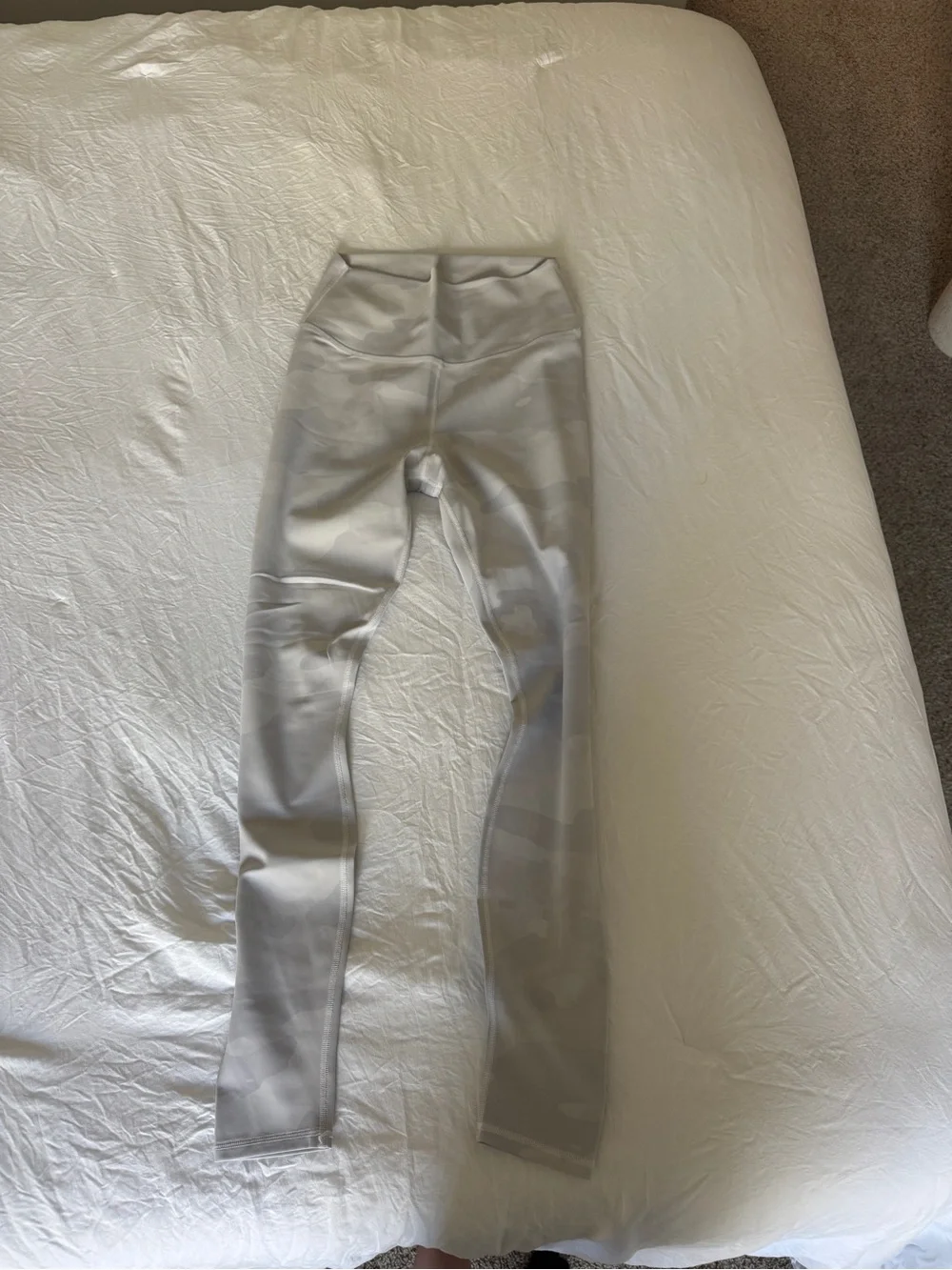 ALO Yoga Vapor Light Gray Camo Leggings